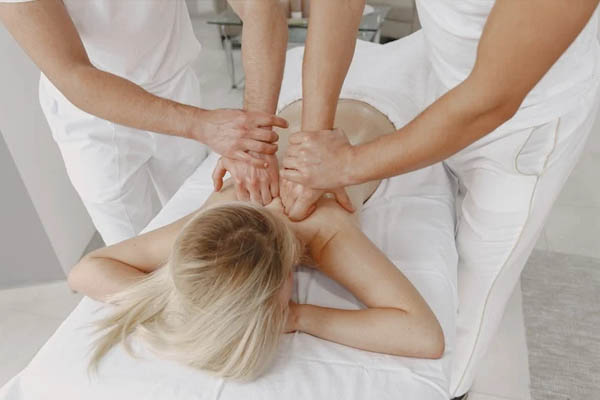 Massagem 4 Mãos em Piracicaba | Um Novo Eu Terapias Holísticas e Massagens